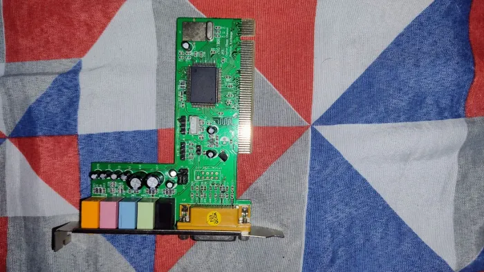 Placa de som Pci Db15 5.1 canais