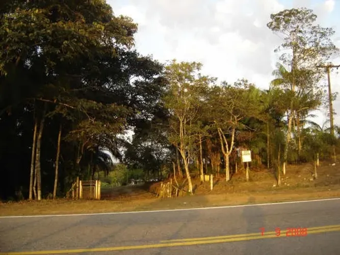 Sitio em Iguape 121.000 M² KM 28,5 Rod Casemiro Teixeira -Itimirim- asfalto -frente p rd