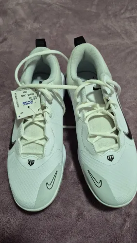 Vendo chuteira da nike Nova, comprada no EUA