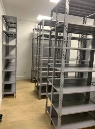 Prateleiras reforçadas linha pesada