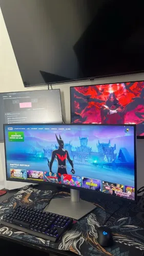 Monitor Ultrawide 34 polegadas em excelente estado, ideal para trabalho, estudos e games.