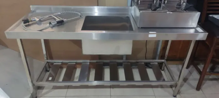 Pia de aço inoxidável