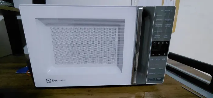 Micro-ondas semi novo