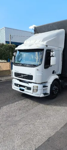 Cabine volvo vm 260 ao 330 estendida branca