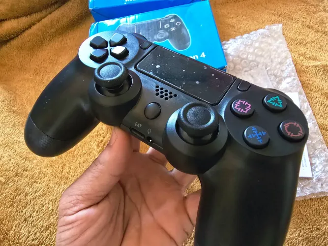 Controle Bluetooth recarregável para PS4 e outros