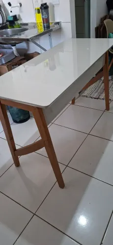 Escrivaninha com gaveta grande