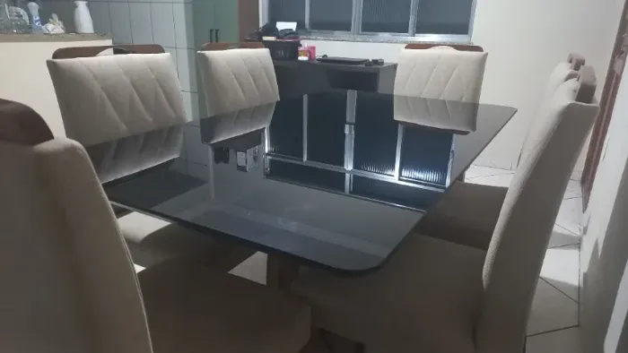 Mesa de Vidro com 6 cadeiras