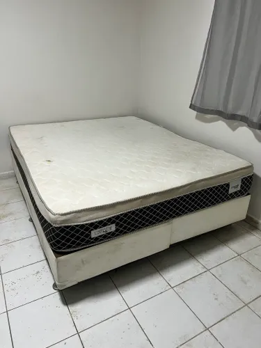Cama de casal queen