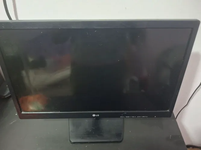 Monitor LG Flatron 20M37AA-B 20" - Perfeito Estado (Nunca Usado / Open Box)