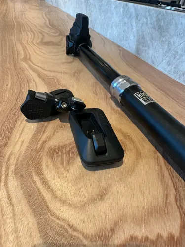 Canote eletrônico rockshox axs 30.9 170mm