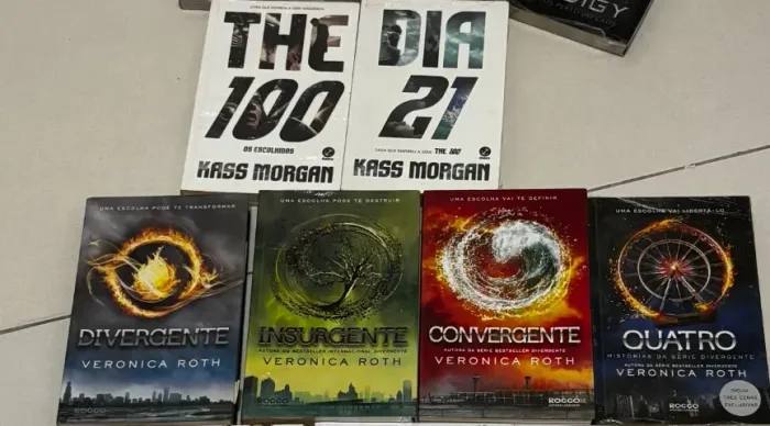 Livros The 100 e saga divergente