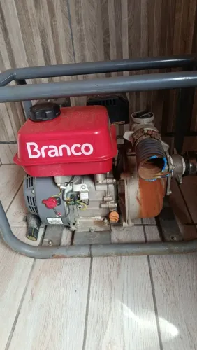 Vende-se motorbomba 