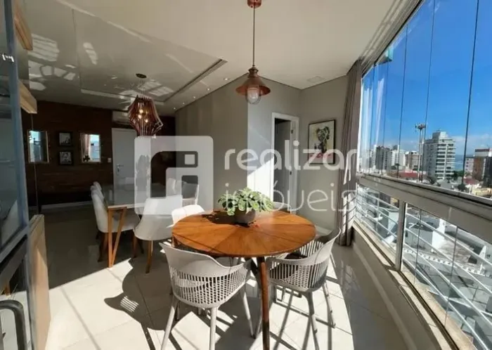Cobertura de 4 dormitórios Bairro Agronômica em Florianópolis