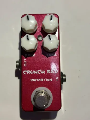 Pedal de guitarra Crunch Red high gain com caixa 