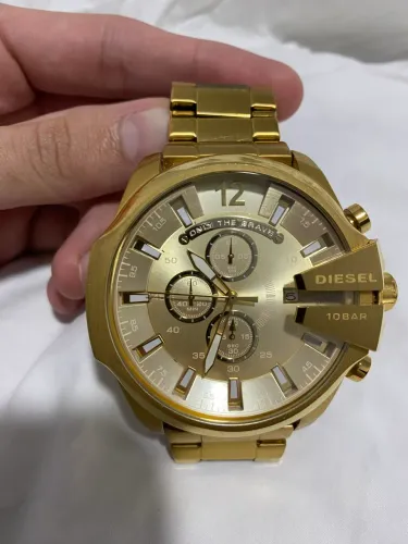 Relógio diesel 10bar dourado