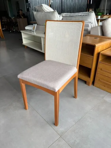 Cadeira para mesa de jantar Lara em madeira maciça nova a pronta entrega
