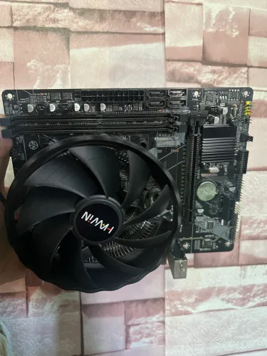 Kit Upgrade PC Gamer (Intel i3 8100 + H310 + 8GB RAM) + Placa de Vídeo RX 550 4GB