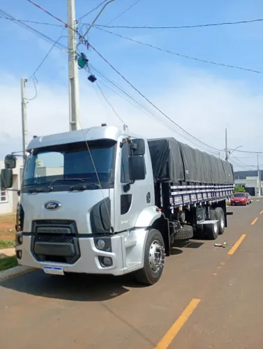 Ford Cargo 2324 ano 2012/2013 Graneleiro 