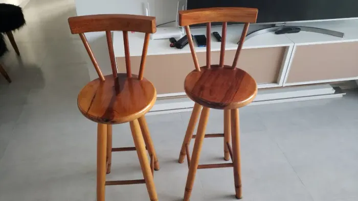Banquetas alta de angelim