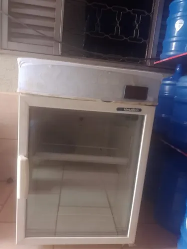 Geladeira Expositora (Visu) Metalfrio cor branco