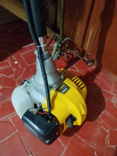 Vendo roçadeira vonder 52cc