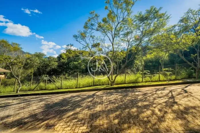 Terreno no Condomínio Vale do São Fernando com 3037m² - Araras - Petrópolis - RJ