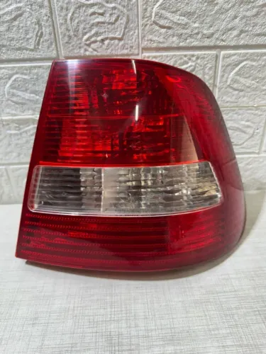 Lanterna direita polo Classic 2000 01 2002 importada fitam