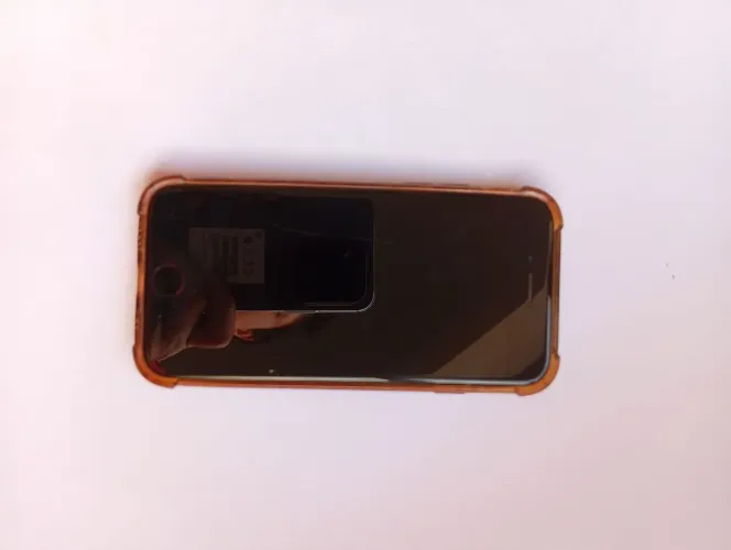 Celular iPhone 8 usado perfeito estado 64gb bateria 75% com carregador