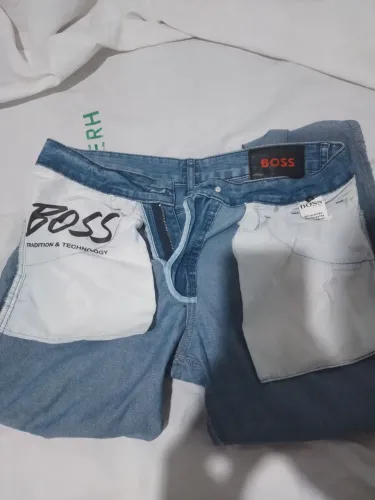 Calça Hugo Boss jeans clara 