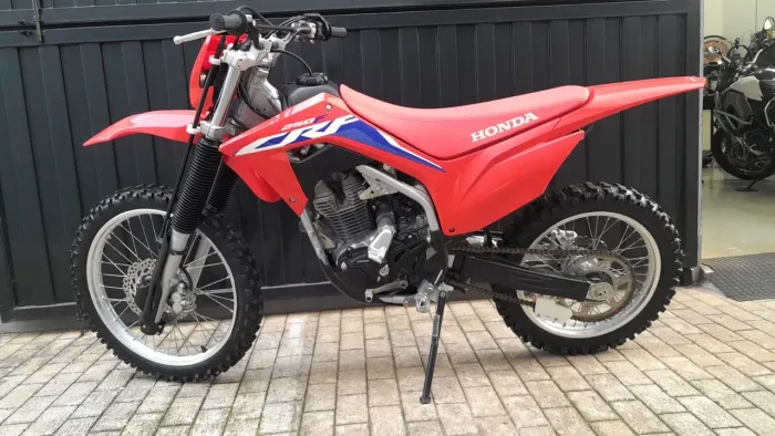 Vendo CRF 250 ano 2024 vermelha