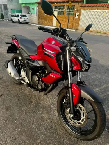 Yamaha FZ15 2024 | 2.200 km | Única dona | Estado de Zero