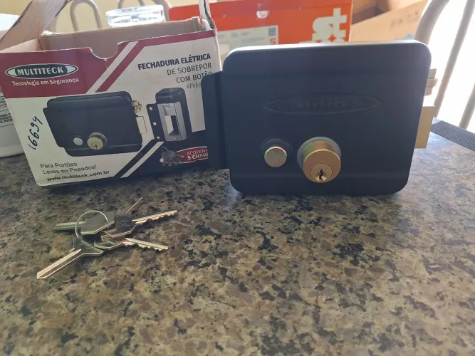 Fechadura eletrônica