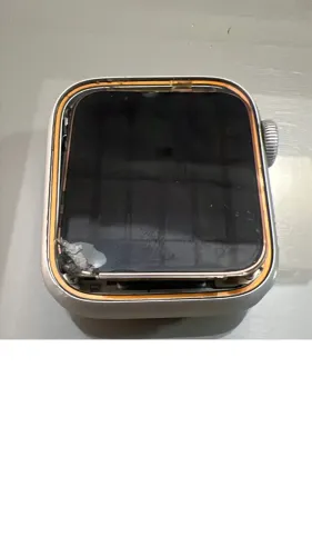 Apple Watch série 4 (Tela quebrada/não liga/ para conserto ou peças)