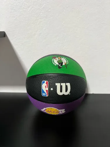 Vendo mini bola NBA