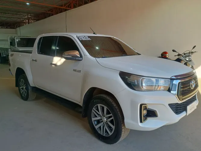 Toyota Hilux CD SRV 4X4 2.8 TDI Diesel Aut. 2016