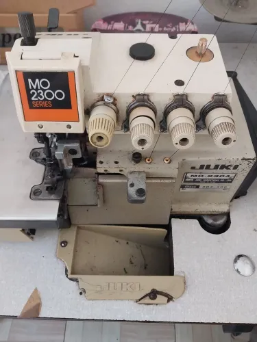 Vende se máquinas costura as duas por 1.500