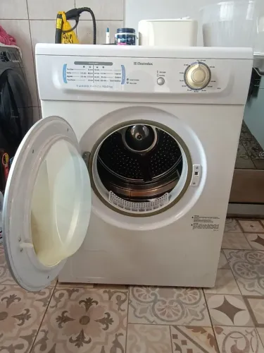 Secadora de roupas Electrolux 10 kg.