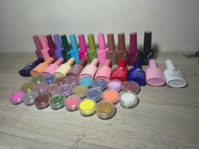 Kit para unha de gel 24 esmaltes e 22 glitter 