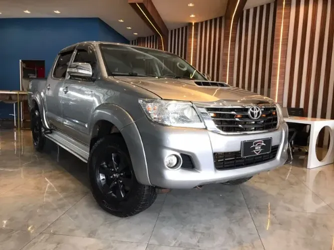 Toyota Hilux CD SRV D4-d 4X4 3.0 TDI Diesel AUT 2015
