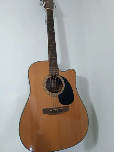 Violão takanime