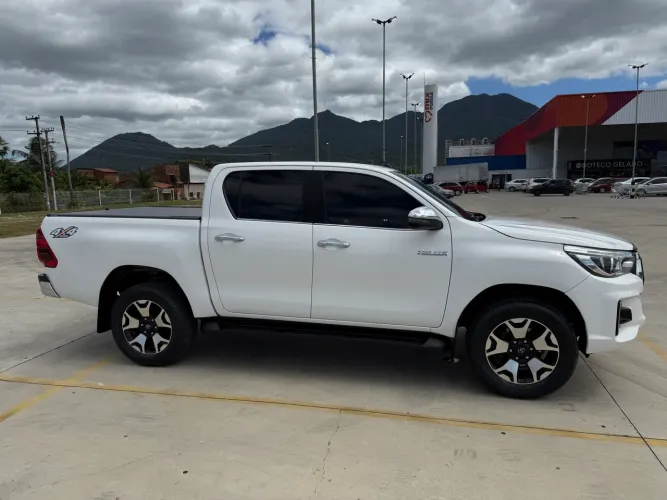 Toyota Hilux CD SRX 4X4 2.8 TDI 16V Diesel Aut. 2019
