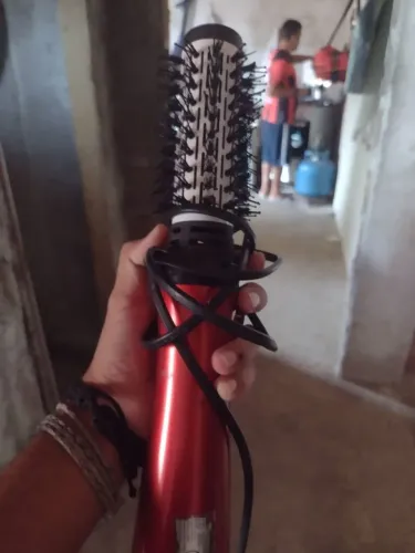 Vendo escova elétrica para cabelos cacheados 