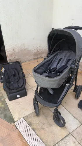 Vendo Kit de carrinho + Moisés + bebê conforto + suporte para carro Galzerano