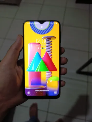 CELULAR GALAXY M31 350,00
