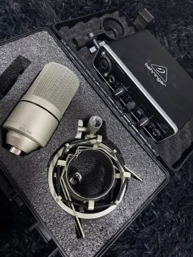 Combo mxl990 com interface Behringer
