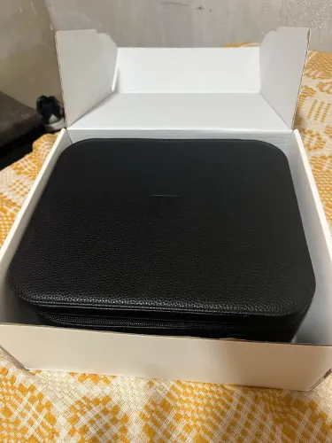 Bolsa maleta da avon nova nunca usada  na cor preta com espelho 