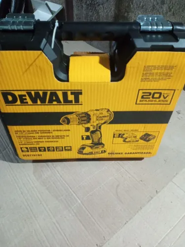 Parafusadeira e furadeira De Walter 20 volts!!