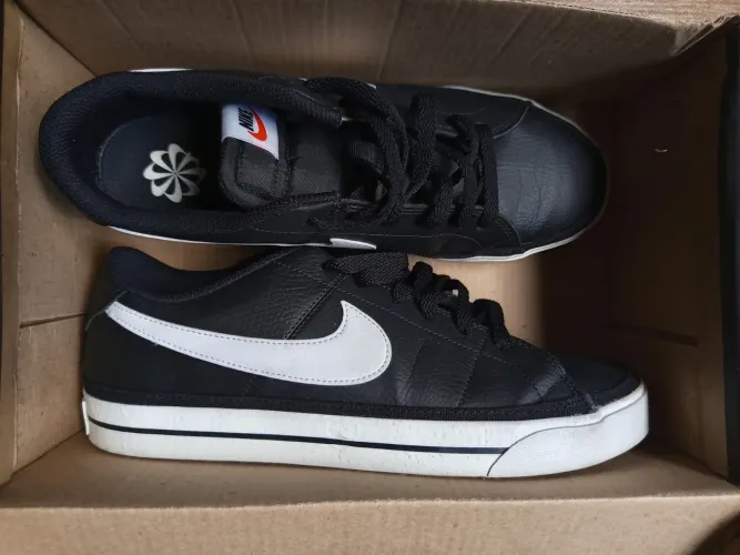 ?Nike Original Tam.41 - Usado Apenas 1 Mês - Estado de Novo