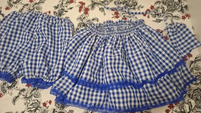 Saia festa junina veste G ou GG, com fofoca e bolinha para celular 
