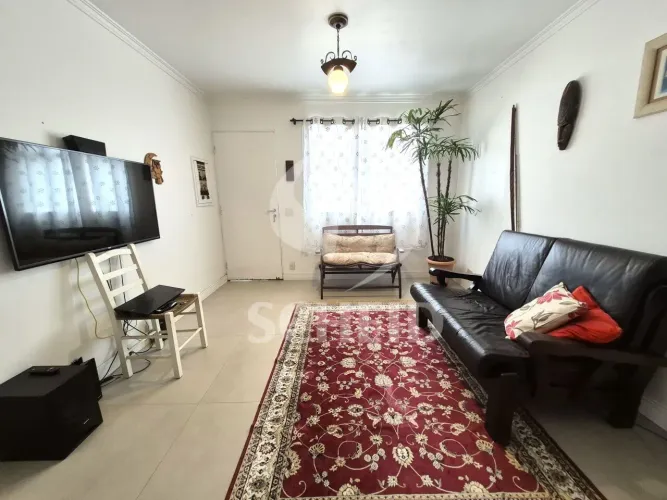 Casa de condomínio com 2 quartos , 2 suítes , 1 vaga no Jardim Sabará